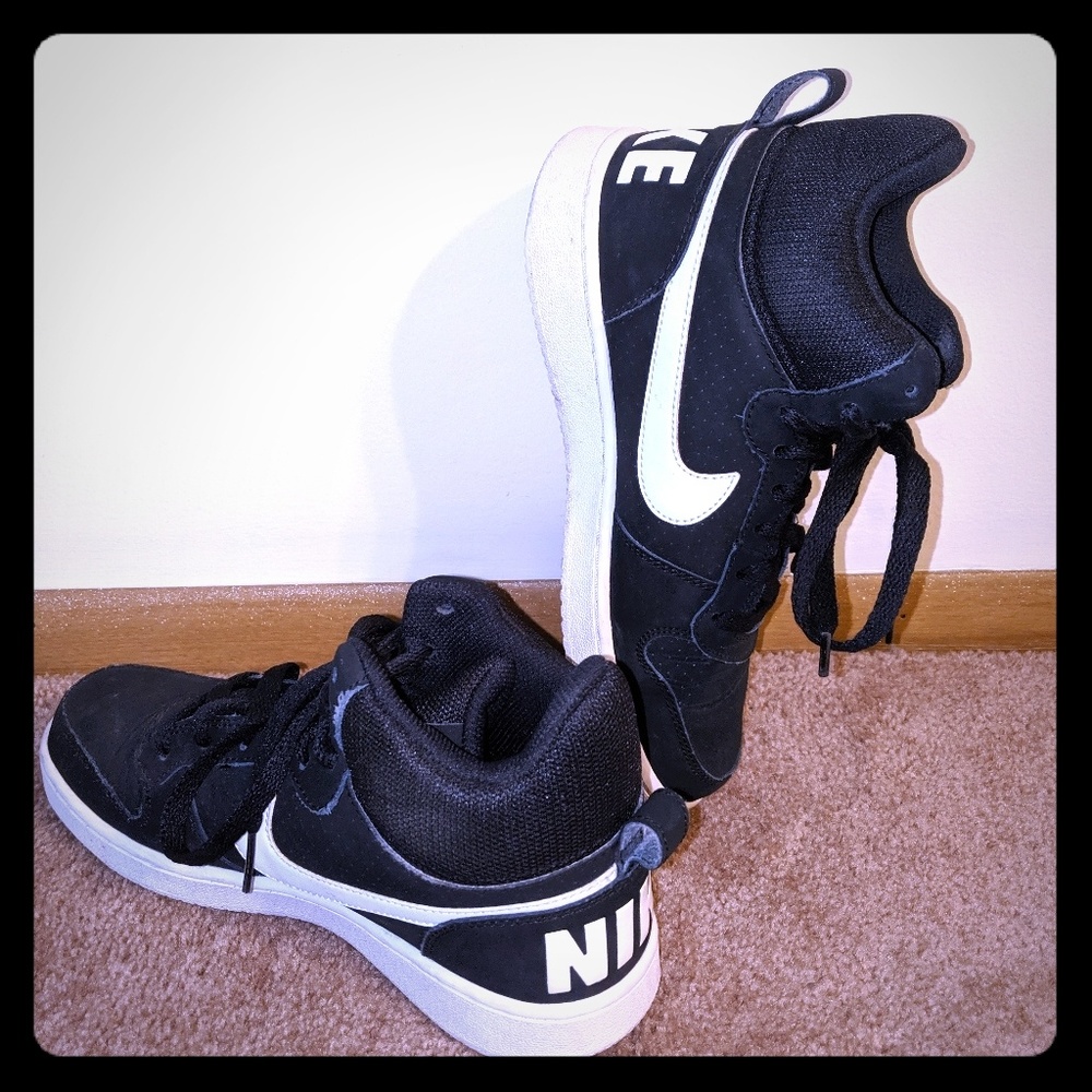 Nike women's sneakers Size US 7.5